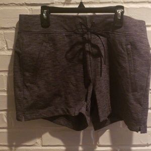NWOT dark Heather grey Athleta shorts. Size M.